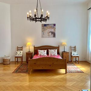 Central Budapest Apartment Vaci Utca